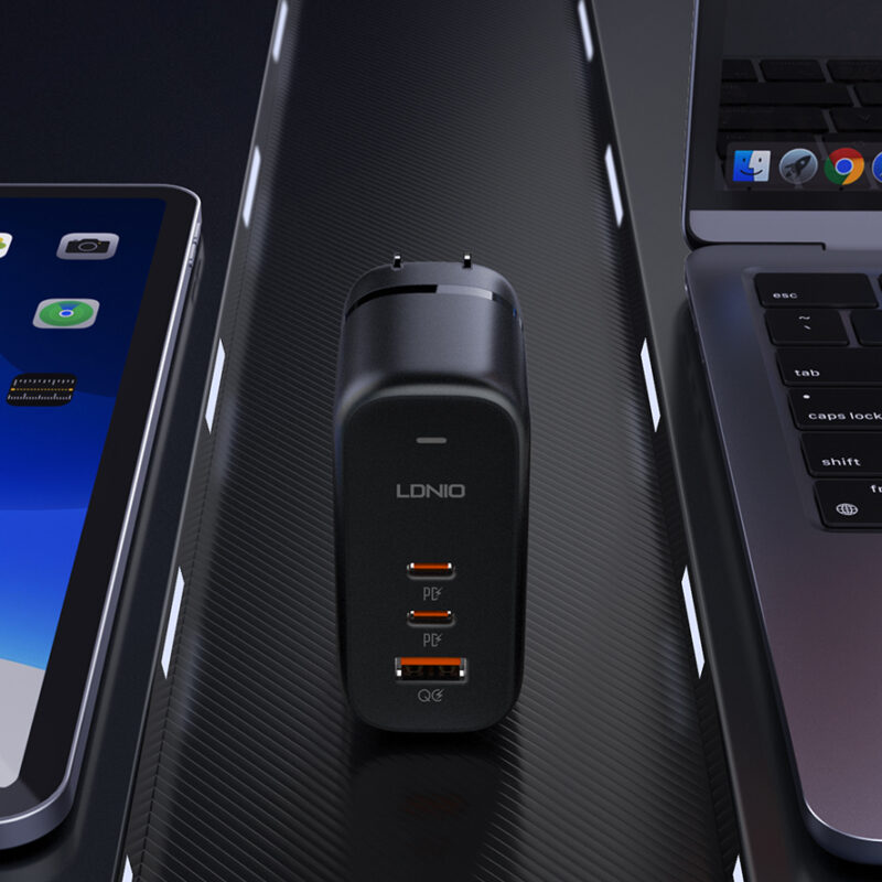 Istylei.com LDNIO GaN 65W fast charger ,with EU/UK/US plug , with type c to type c cable -Q366